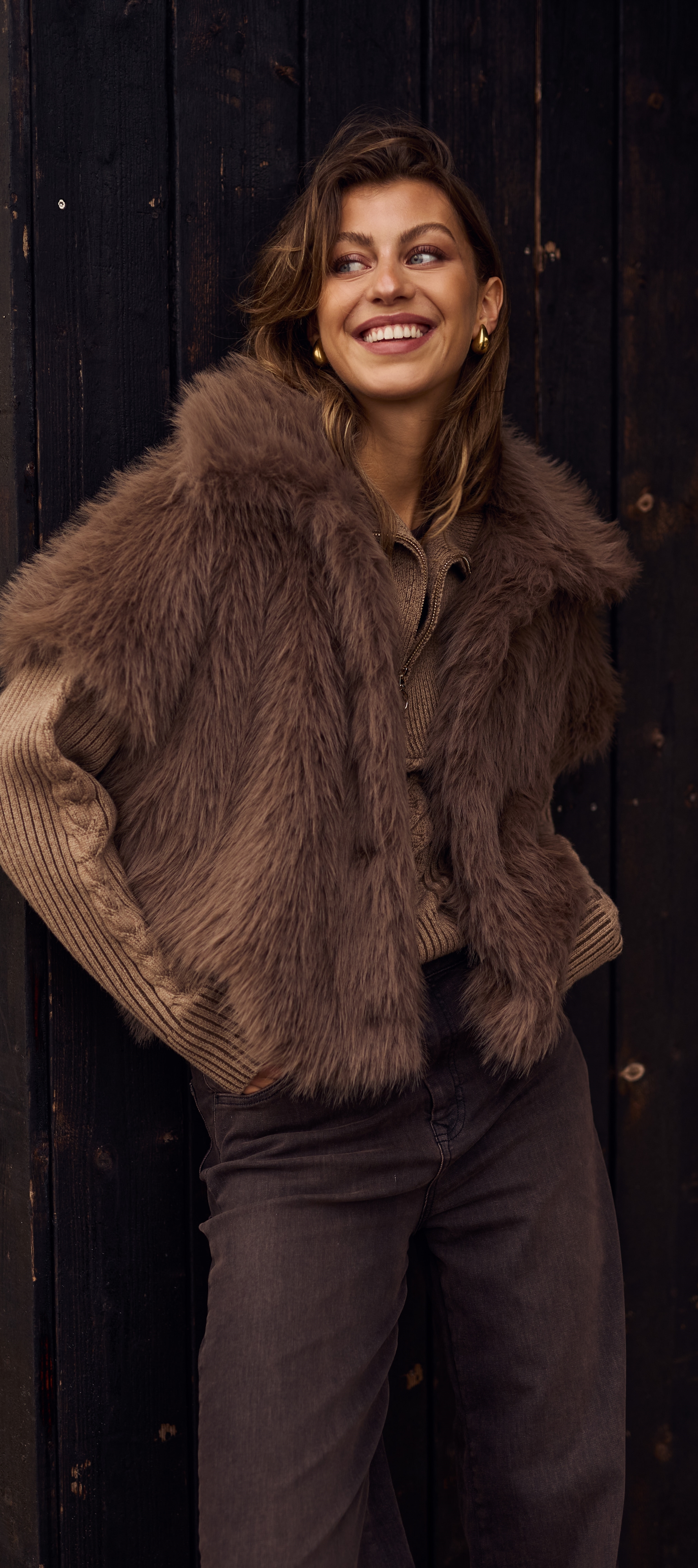 Clair pullover zipper fango, loua gilet fango, abby pants denim darkchoco 4.jpg